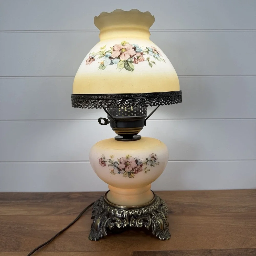 VTG Floral Hurricane Lamp Gone With The Wind Hollywood Regency 3-Way Brass *Flaw